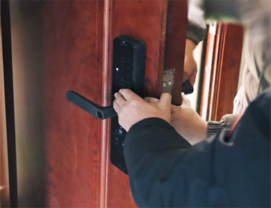 鱼峰24小时上门开锁公司